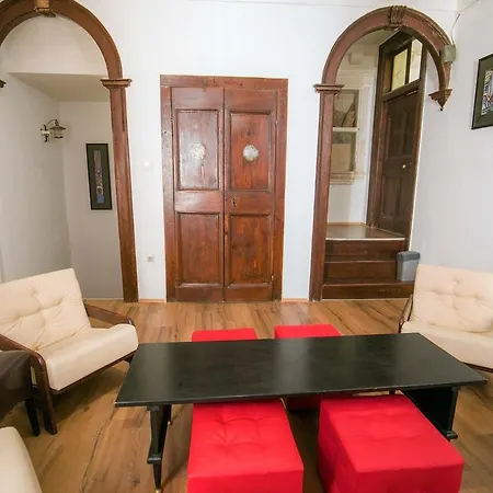 Amnesia Hostal *
